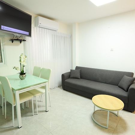 Apartamento דירה יפה סגנון מודרני מרחק של 5 דקות נסיעה מהים Ascalón Exterior foto